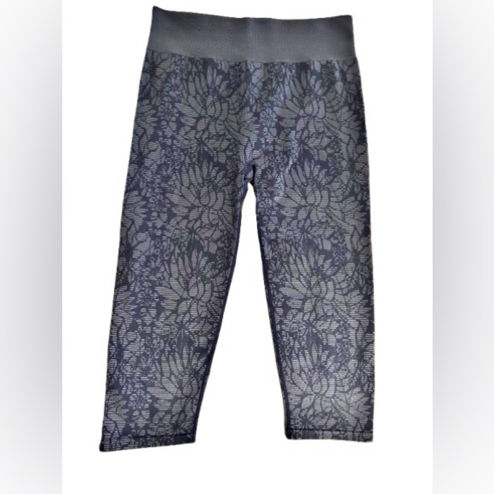 Fabletics Textured Gray Pattern Leggings - image 2